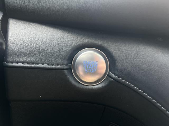 Photo of 2022 Quartz White Hyundai SANTA FE