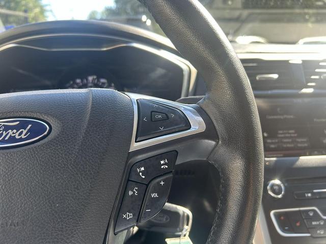Photo of 2016 White Platinum Metallic Tri-Coat Ford Fusion