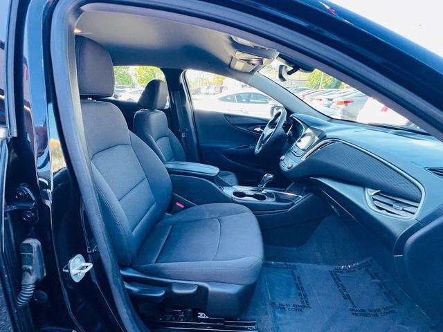 Photo of 2018 Mosaic Black Metallic Chevrolet Malibu