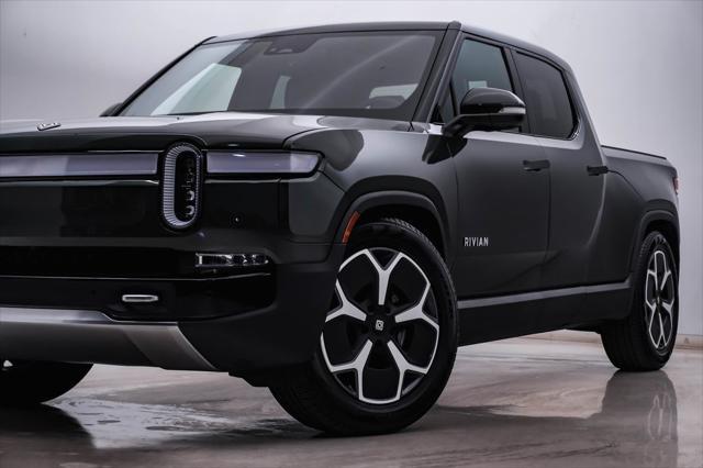 Photo of 2023 Forest Green Rivian R1T