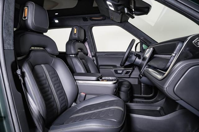 Photo of 2023 Forest Green Rivian R1T