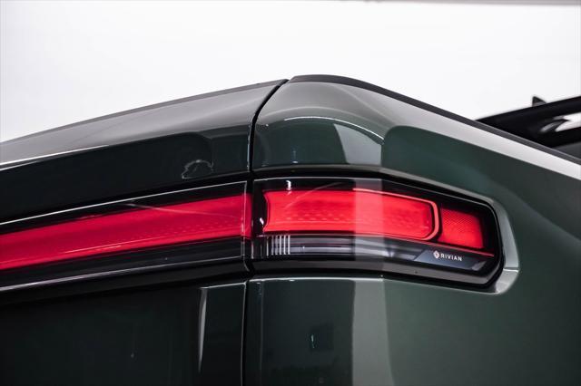 Photo of 2023 Forest Green Rivian R1T