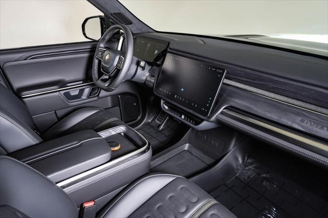 Photo of 2023 Forest Green Rivian R1T