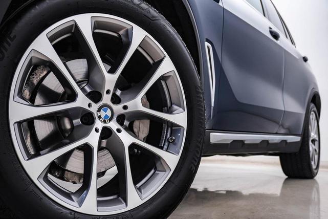 Photo of 2023 Blue Metallic BMW X5