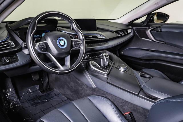 Photo of 2020 Crystal White Pearl Metallic w/BMW i Frozen Blue BMW i8