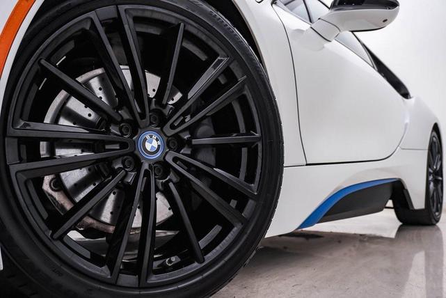 Photo of 2020 Crystal White Pearl Metallic w/BMW i Frozen Blue BMW i8
