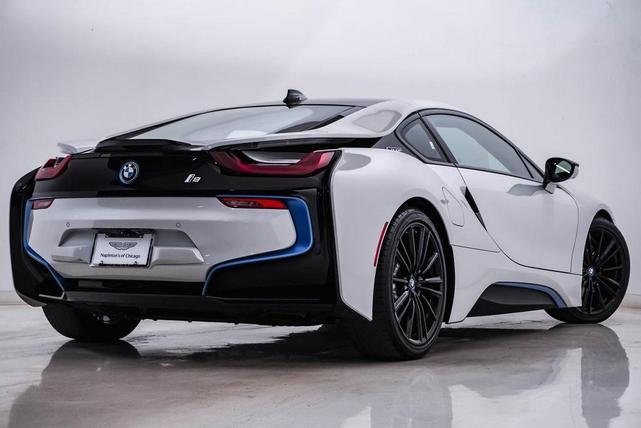 Photo of 2020 Crystal White Pearl Metallic w/BMW i Frozen Blue BMW i8