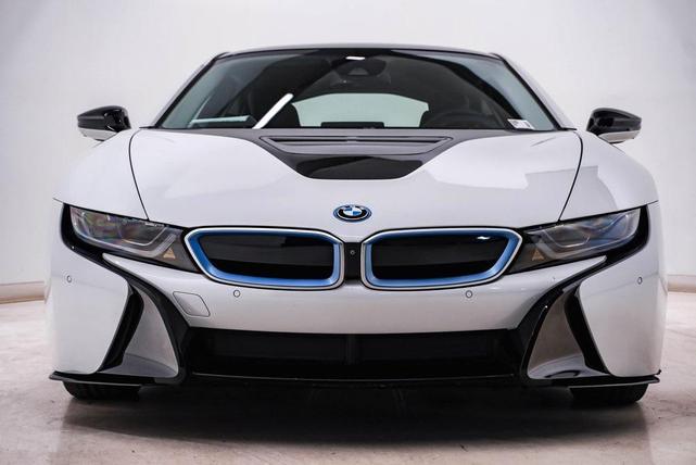 Photo of 2020 Crystal White Pearl Metallic w/BMW i Frozen Blue BMW i8