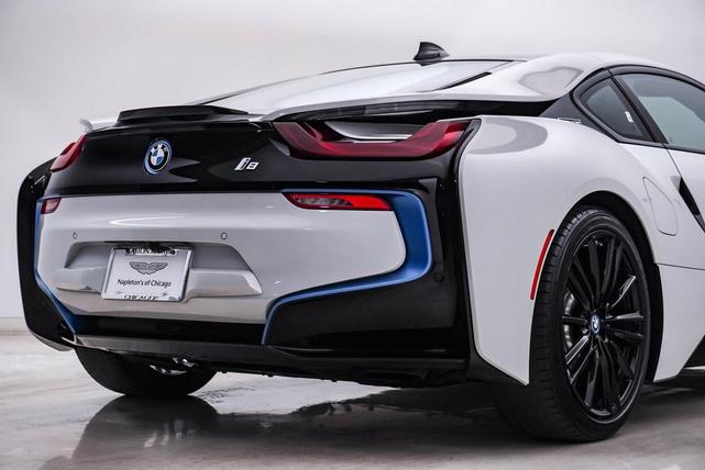 Photo of 2020 Crystal White Pearl Metallic w/BMW i Frozen Blue BMW i8