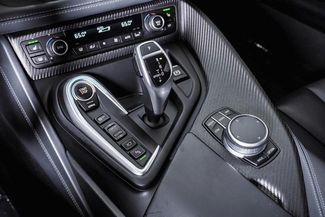 Photo of 2020 Crystal White Pearl Metallic w/BMW i Frozen Blue BMW i8