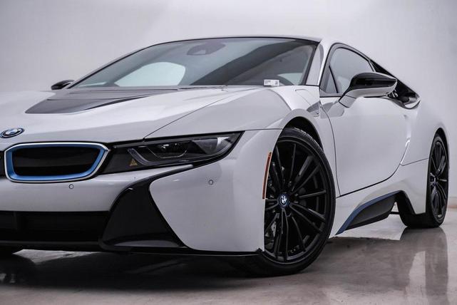 Photo of 2020 Crystal White Pearl Metallic w/BMW i Frozen Blue BMW i8
