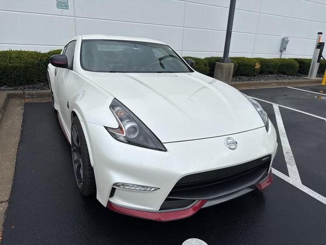 Photo of 2019 Pearl White Nissan 370Z
