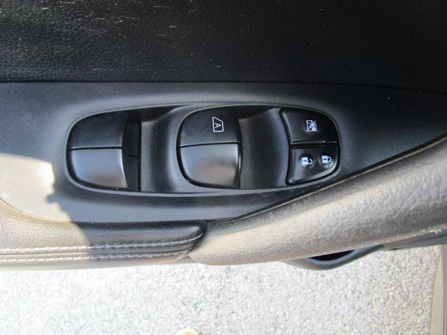 Photo of 2017 Gun Metallic Nissan Rogue