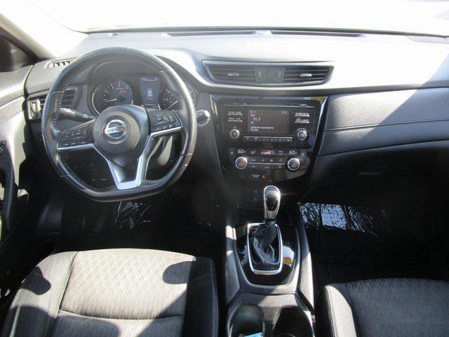 Photo of 2017 Gun Metallic Nissan Rogue