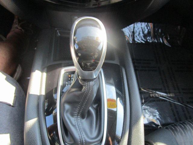 Photo of 2017 Gun Metallic Nissan Rogue