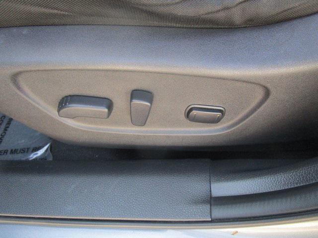 Photo of 2017 Gun Metallic Nissan Rogue