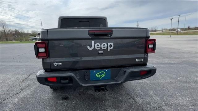 Photo of 2021 Granite Crystal Clearcoat Metallic Jeep Gladiator