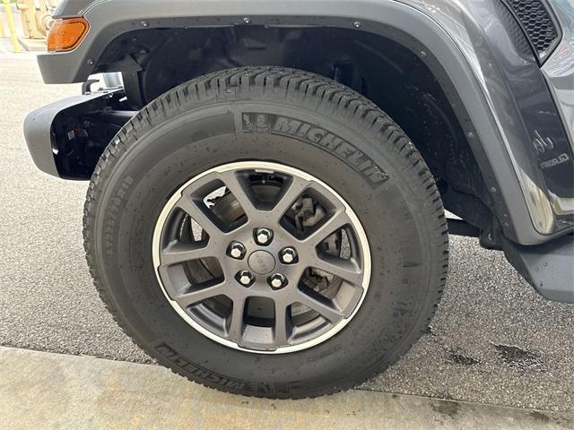 Photo of 2021 Granite Crystal Clearcoat Metallic Jeep Gladiator