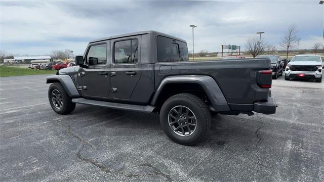 Photo of 2021 Granite Crystal Clearcoat Metallic Jeep Gladiator