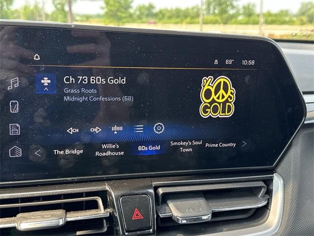 Photo of 2024 Summit White Chevrolet Trailblazer