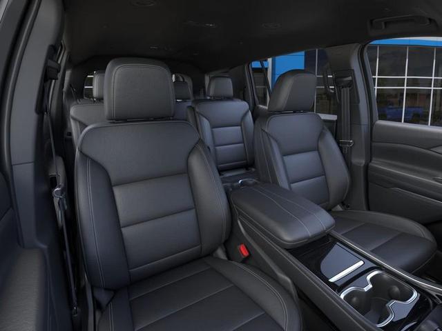 Photo of 2025 White Chevrolet Traverse