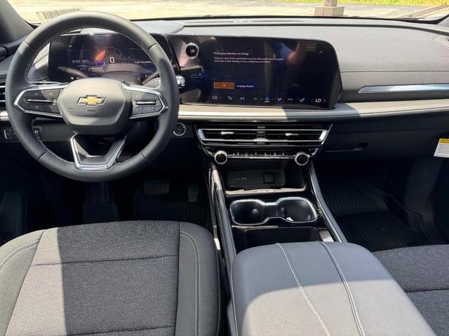 Photo of 2025 Black Chevrolet Traverse