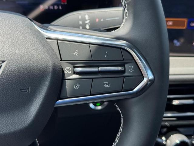 Photo of 2025 Black Chevrolet Traverse