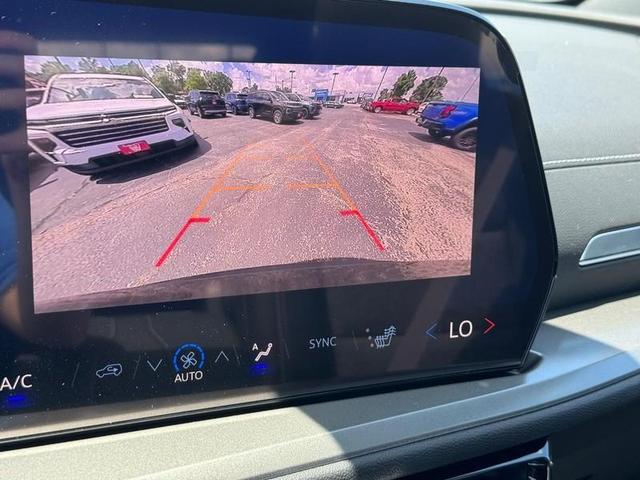Photo of 2025 Black Chevrolet Traverse