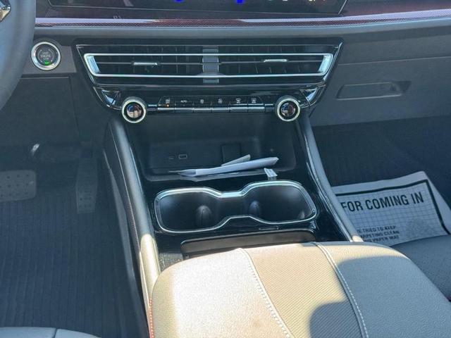 Photo of 2026 White Chevrolet Traverse