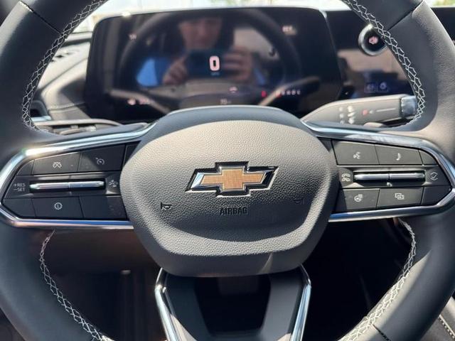 Photo of 2025 Black Chevrolet Traverse
