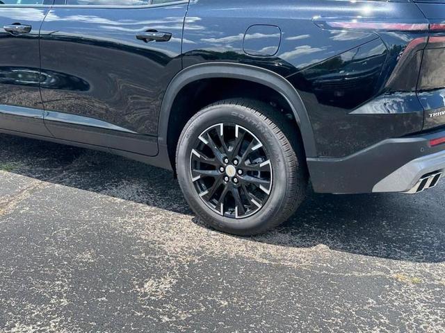 Photo of 2025 Black Chevrolet Traverse