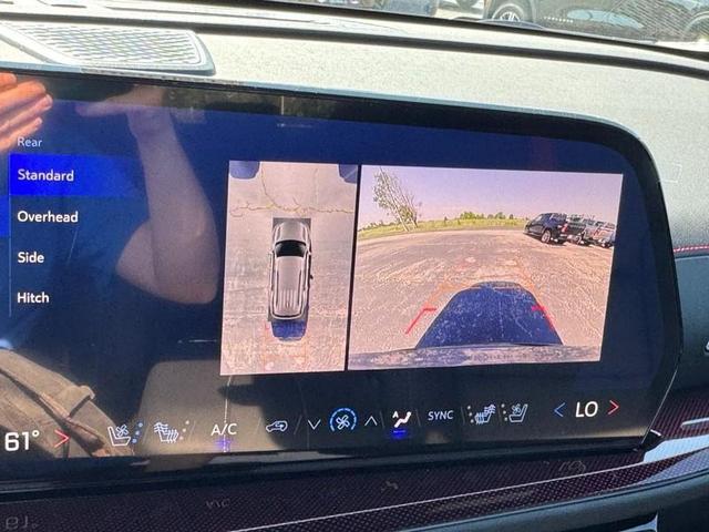 Photo of 2025 Blue Chevrolet Traverse