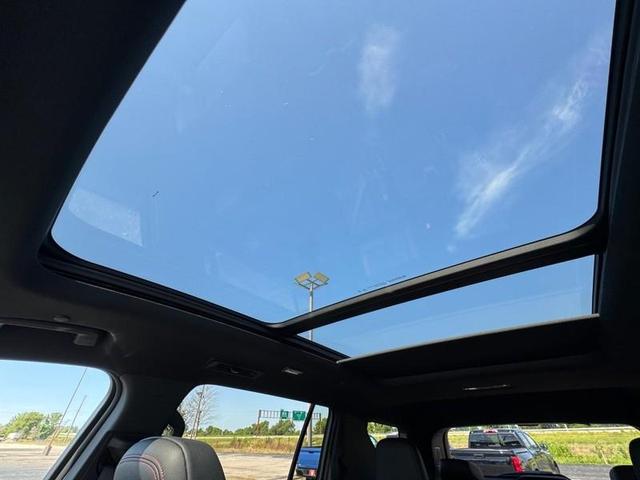 Photo of 2025 Blue Chevrolet Traverse