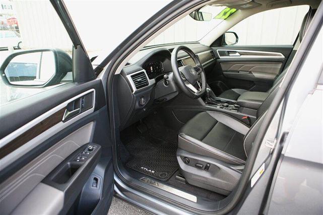 Photo of 2022 Platinum Gray Metallic Volkswagen Atlas