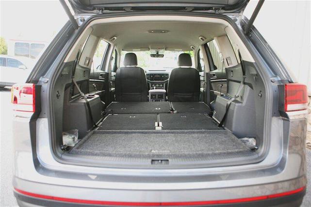 Photo of 2022 Platinum Gray Metallic Volkswagen Atlas