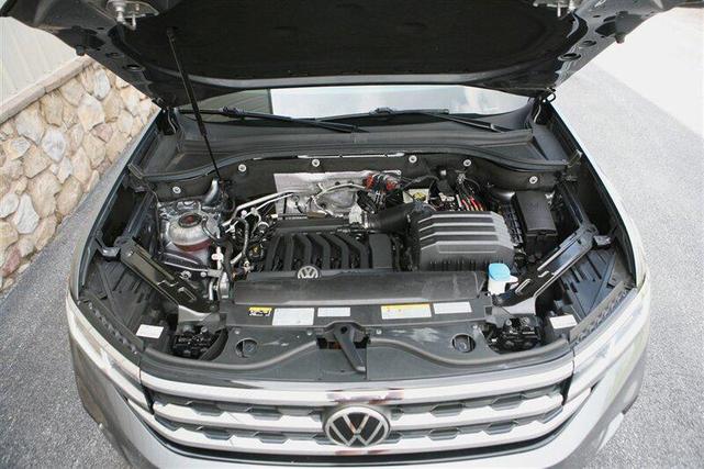 Photo of 2022 Platinum Gray Metallic Volkswagen Atlas