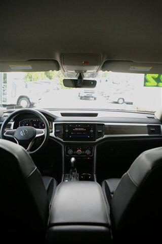 Photo of 2022 Platinum Gray Metallic Volkswagen Atlas