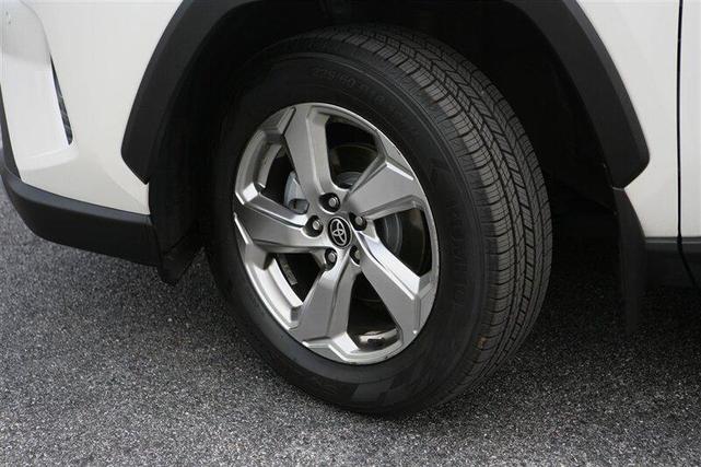 Photo of 2021 Blizzard Pearl Toyota RAV4 Hybrid