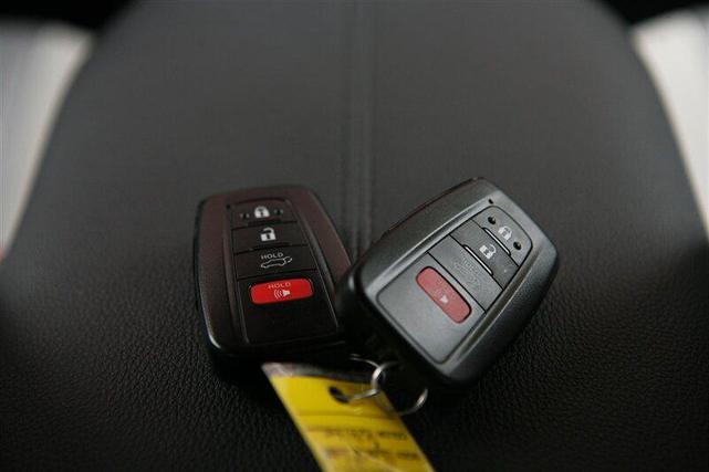 Photo of 2021 Blizzard Pearl Toyota RAV4 Hybrid