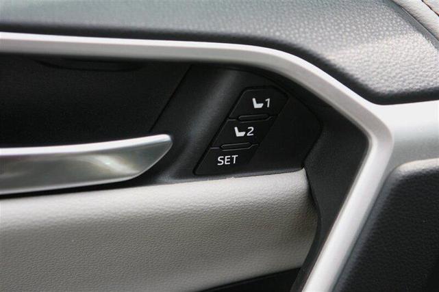 Photo of 2021 Blizzard Pearl Toyota RAV4 Hybrid