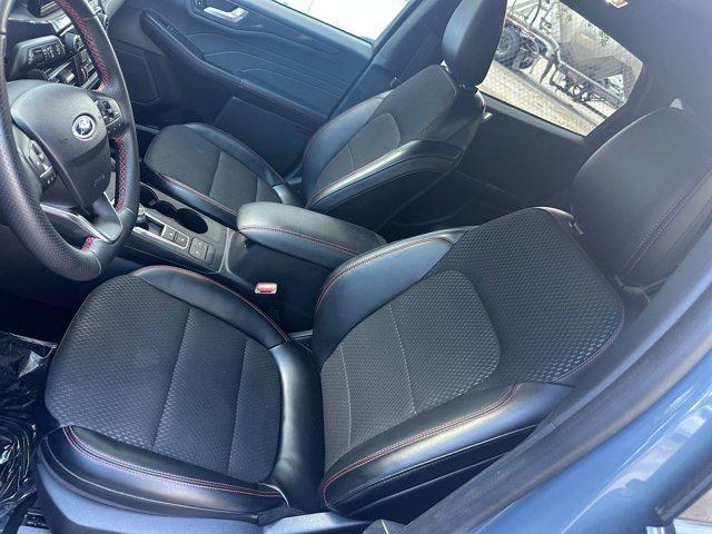 Photo of 2024 Vapor Blue Metallic Ford Escape