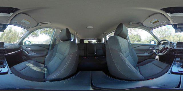 Photo of 2024 Gun Metallic Nissan Rogue