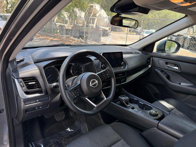 Photo of 2024 Gun Metallic Nissan Rogue