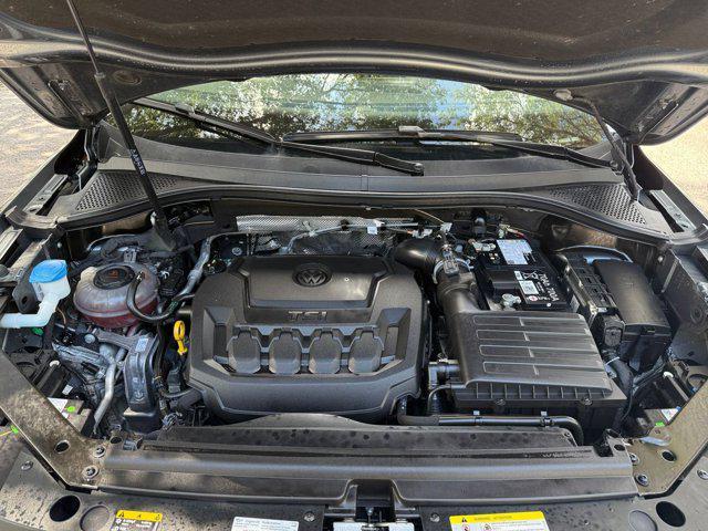 Photo of 2024 Platinum Gray Metallic Volkswagen Tiguan