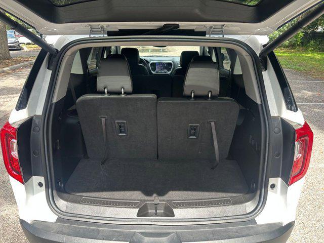 Photo of 2023 Summit White GMC Acadia