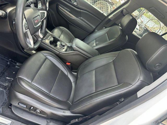 Photo of 2023 Summit White GMC Acadia