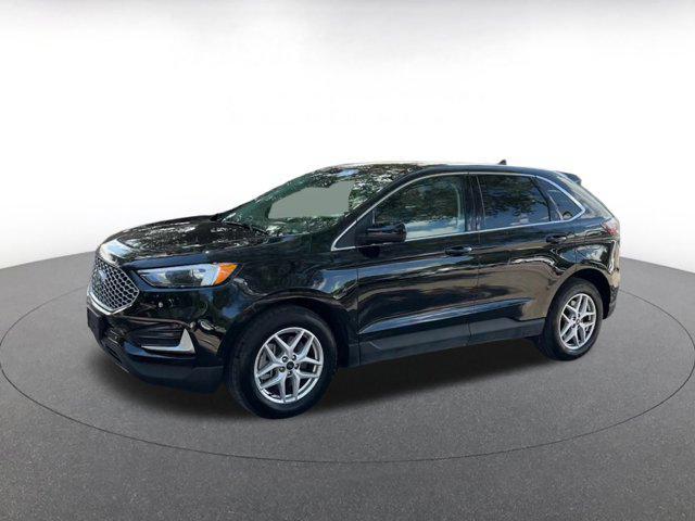 Photo of 2024 Agate Black Metallic Ford Edge