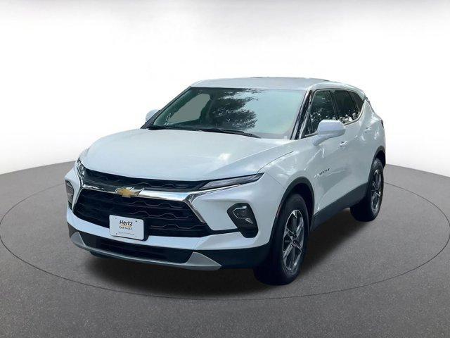 Photo of 2023 Summit White Chevrolet Blazer