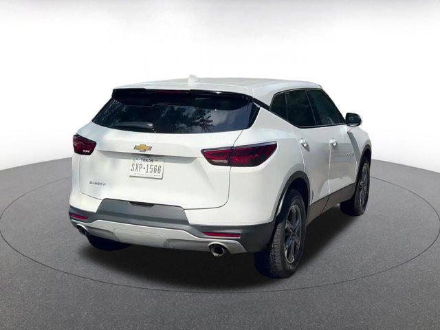 Photo of 2023 Summit White Chevrolet Blazer