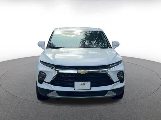 Photo of 2023 Summit White Chevrolet Blazer